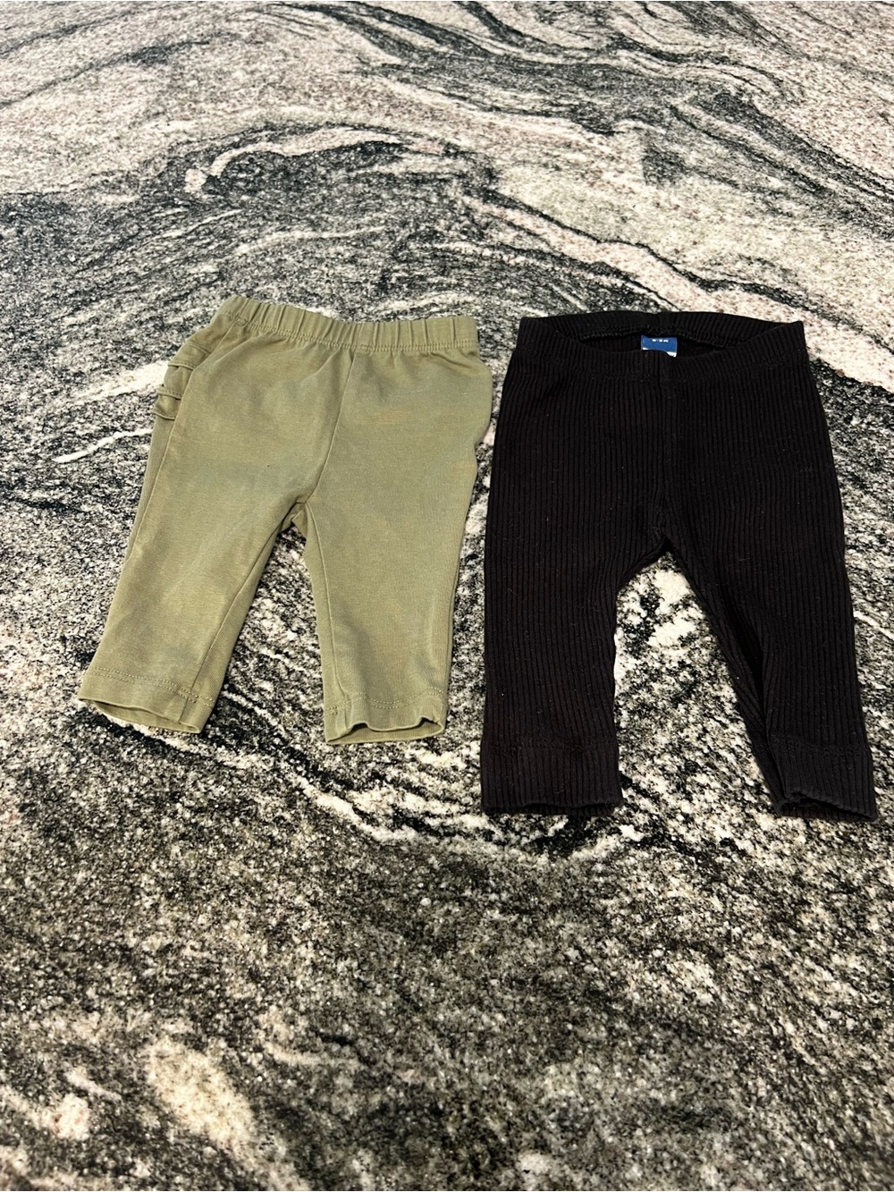 Old Navy Olive Green and Black Ribbed Kids Leggings Set